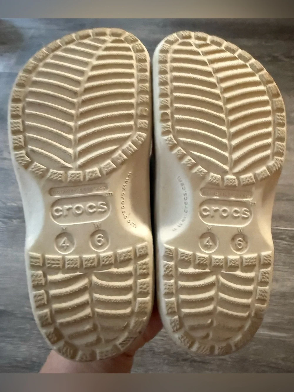 CROCS boat style shoes Womens sz 6, Mens / Youth sz 4